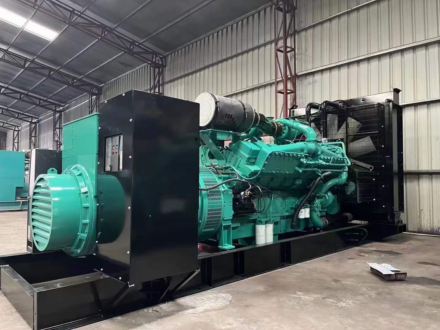 托里如何降低 800kW 柴油发电机输出电流的波动？