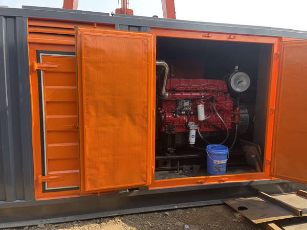 托里哪些因素会影响 200KW 柴油发电机的燃油消耗率？
