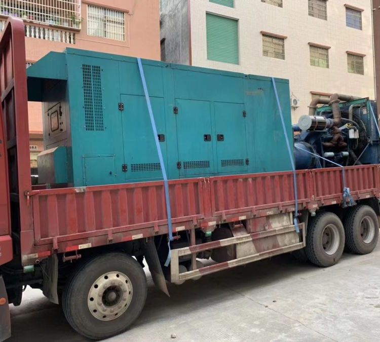托里如何在不同负载率下确保 400KW 柴油发电机组的正常运行？